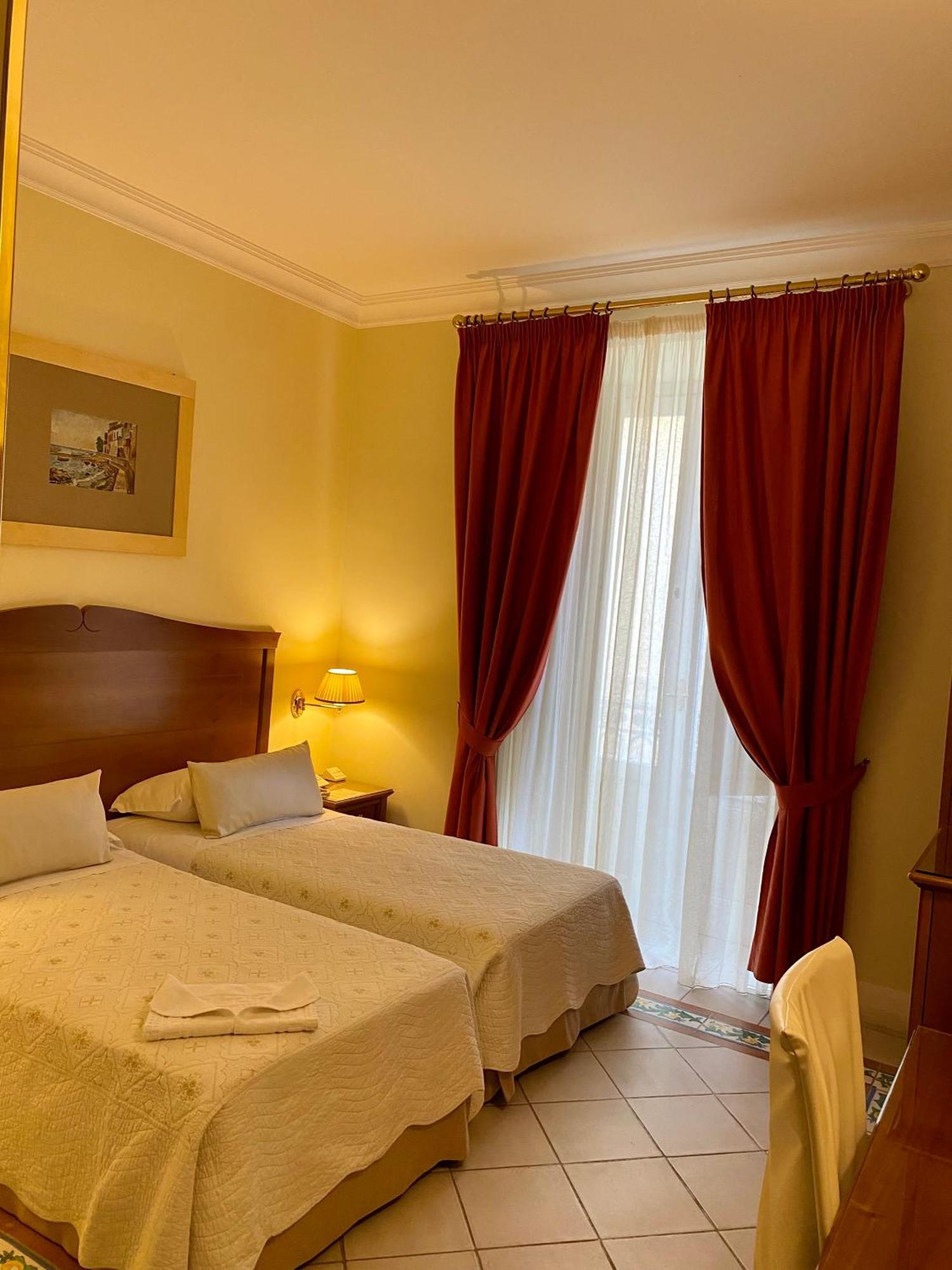 Hotel Akropolis - Museum Hotel Taranto Ngoại thất bức ảnh