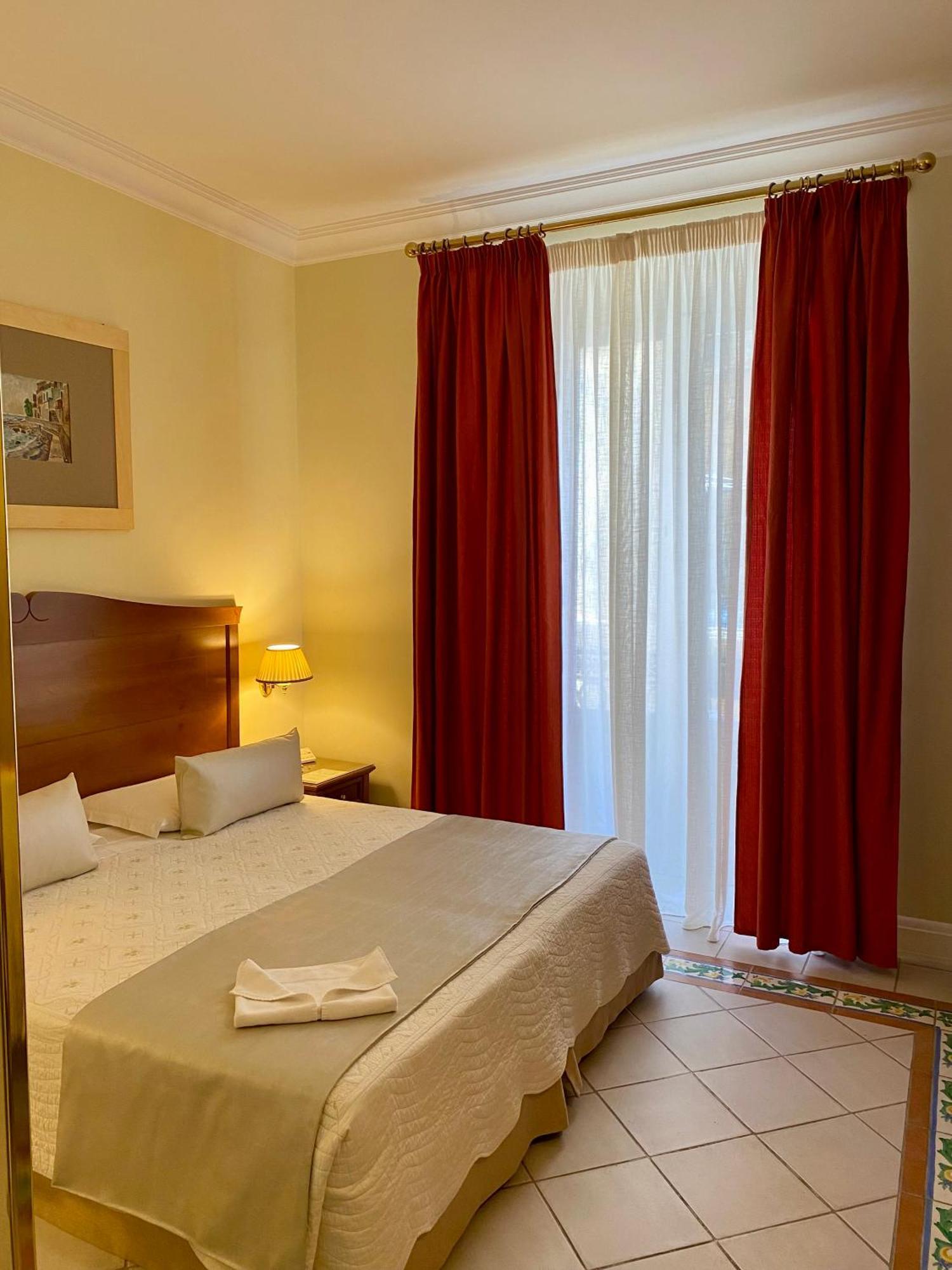 Hotel Akropolis - Museum Hotel Taranto Ngoại thất bức ảnh